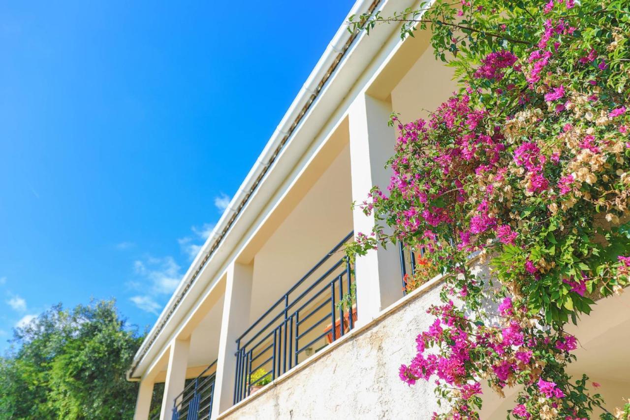 Villa Natasha Katavolos Ngoại thất bức ảnh