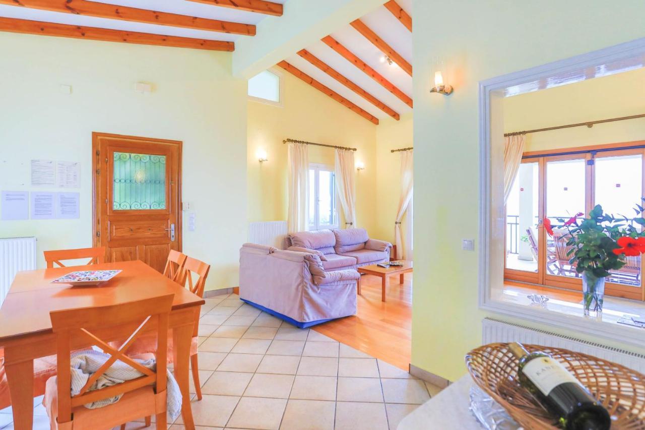 Villa Natasha Katavolos Ngoại thất bức ảnh