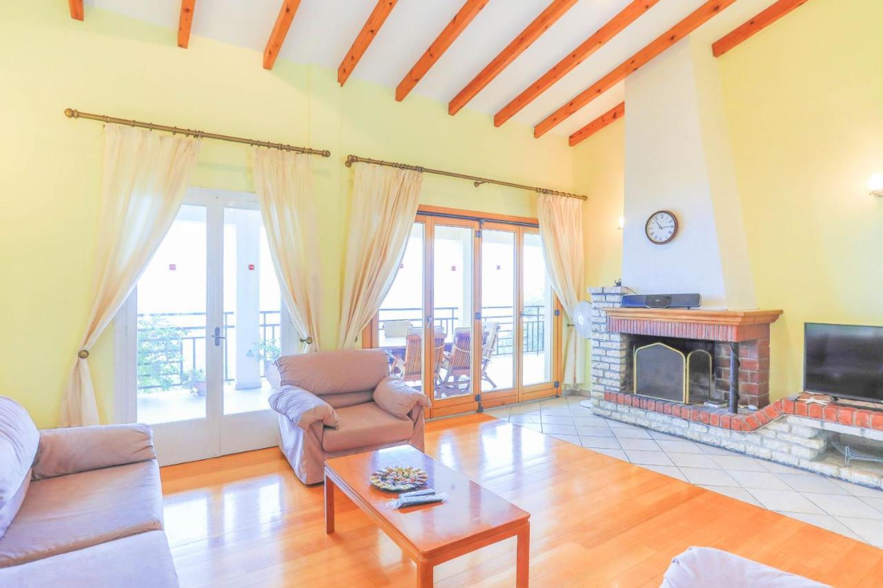 Villa Natasha Katavolos Ngoại thất bức ảnh